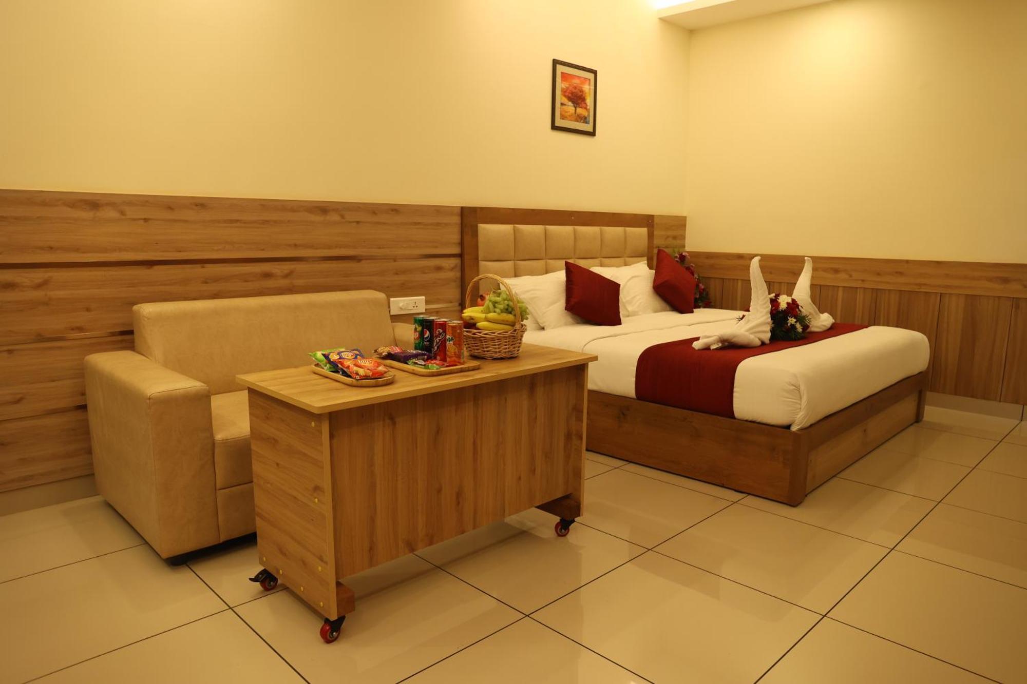 Balaji Regency Kanhangad Kannangad Exterior photo