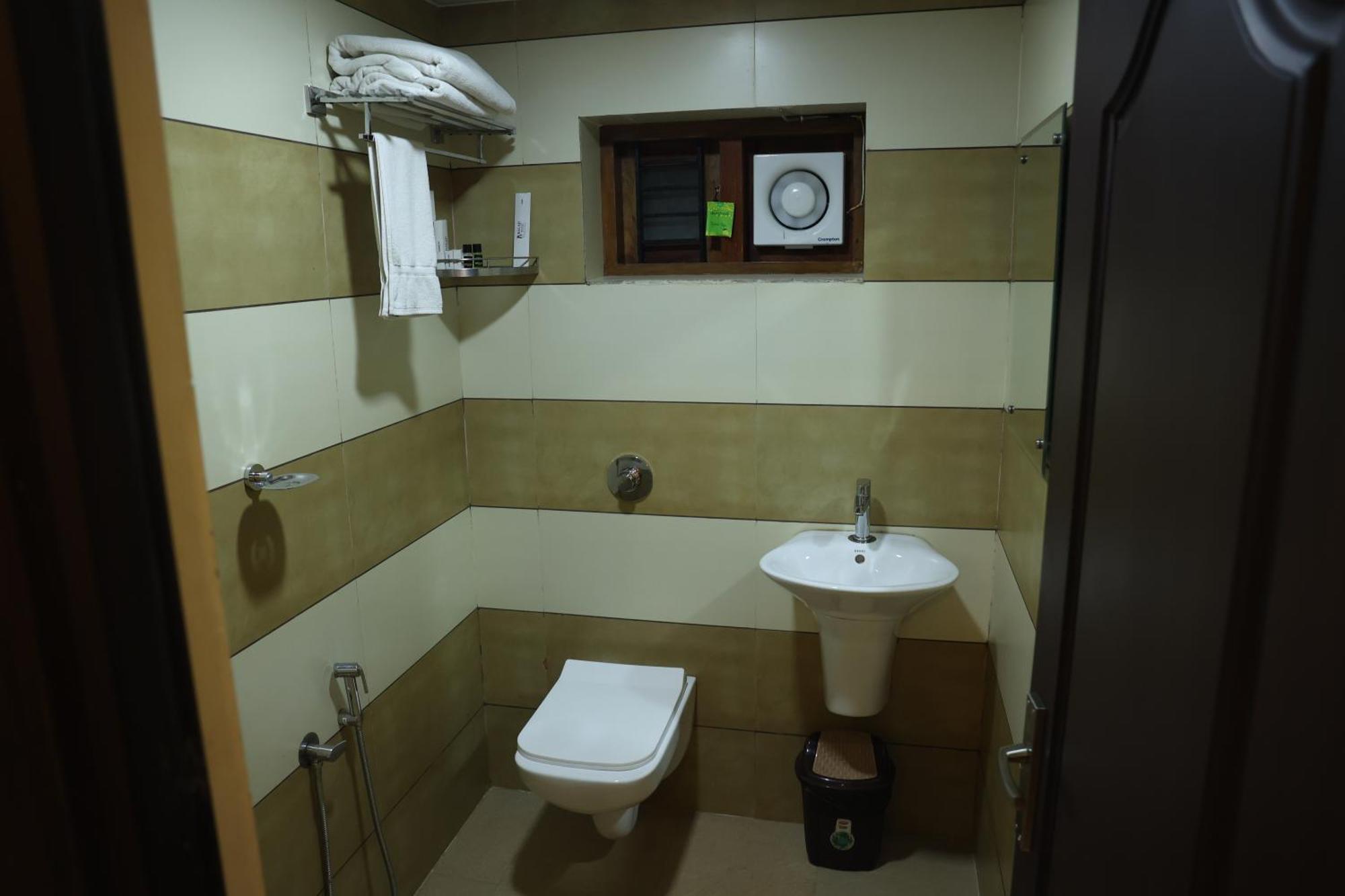 Balaji Regency Kanhangad Kannangad Exterior photo