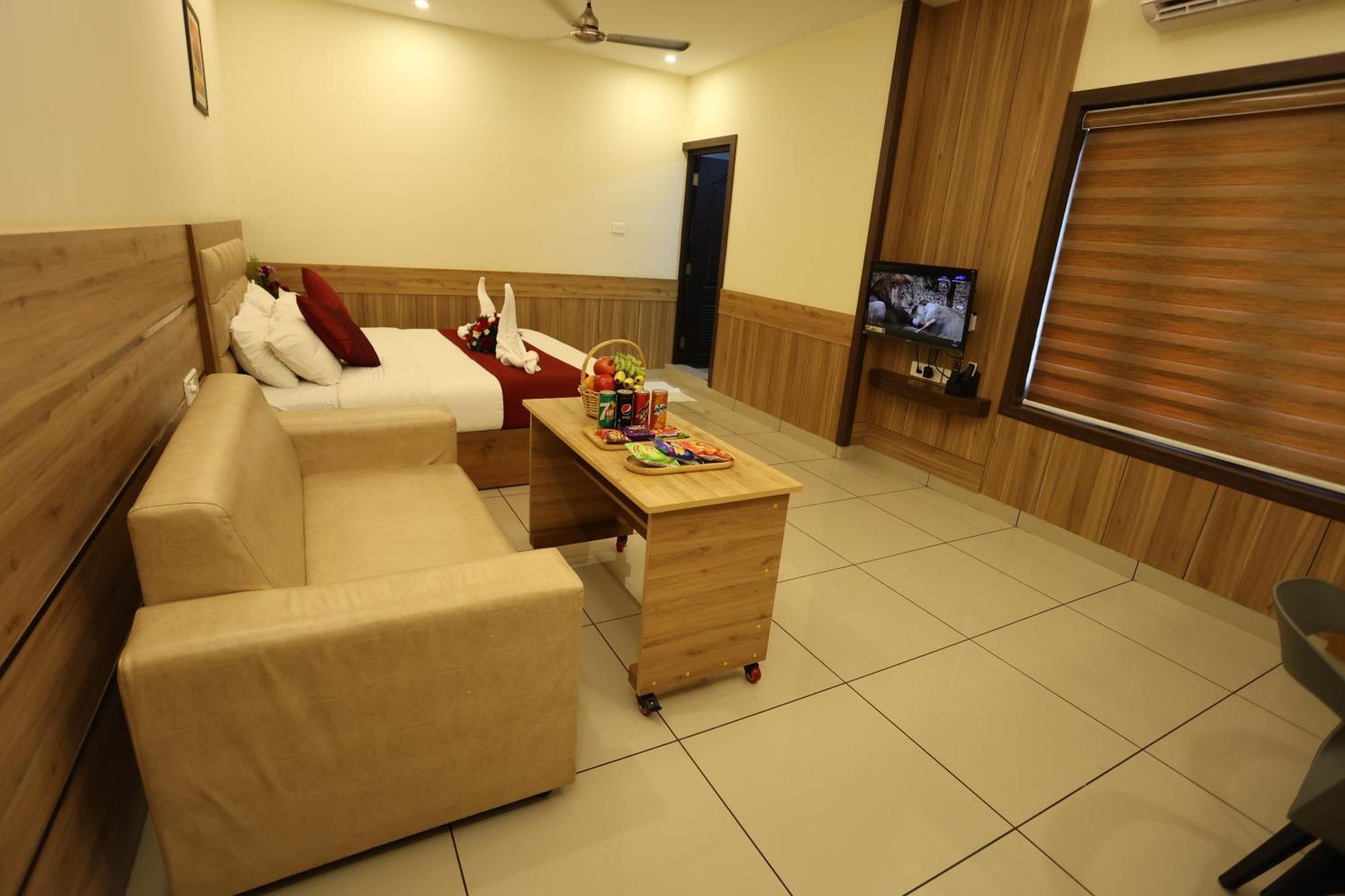 Balaji Regency Kanhangad Kannangad Exterior photo
